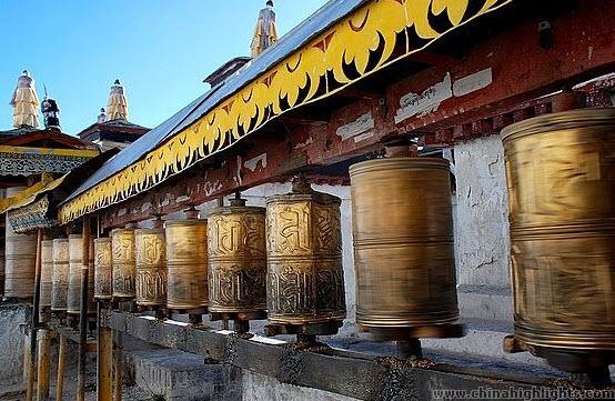 Yading & Yunnan Highlights Tour