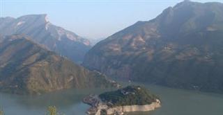 Qutang Gorge Entrance Qutang Gorge Entrance