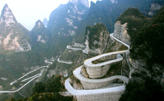 Amazing road to Tianzi Mountain