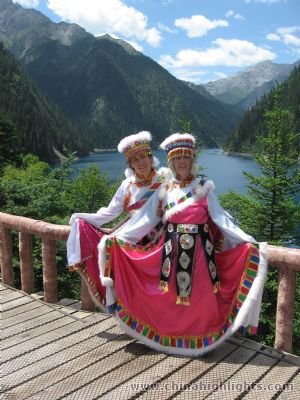 Essence of Jiuzhaigou Tour