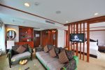 Deluxe Room 9