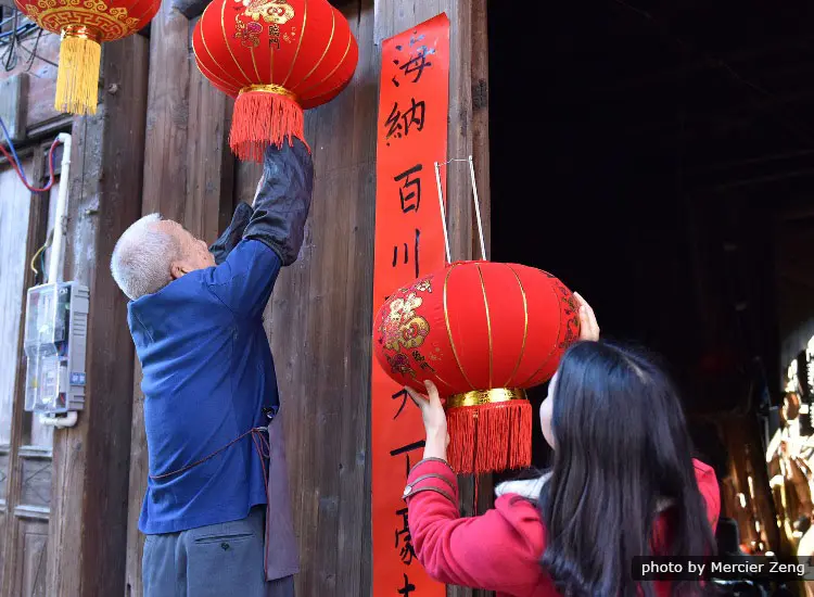 Decrations for red color in Chunjie